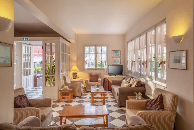 Opera Blue Hotel