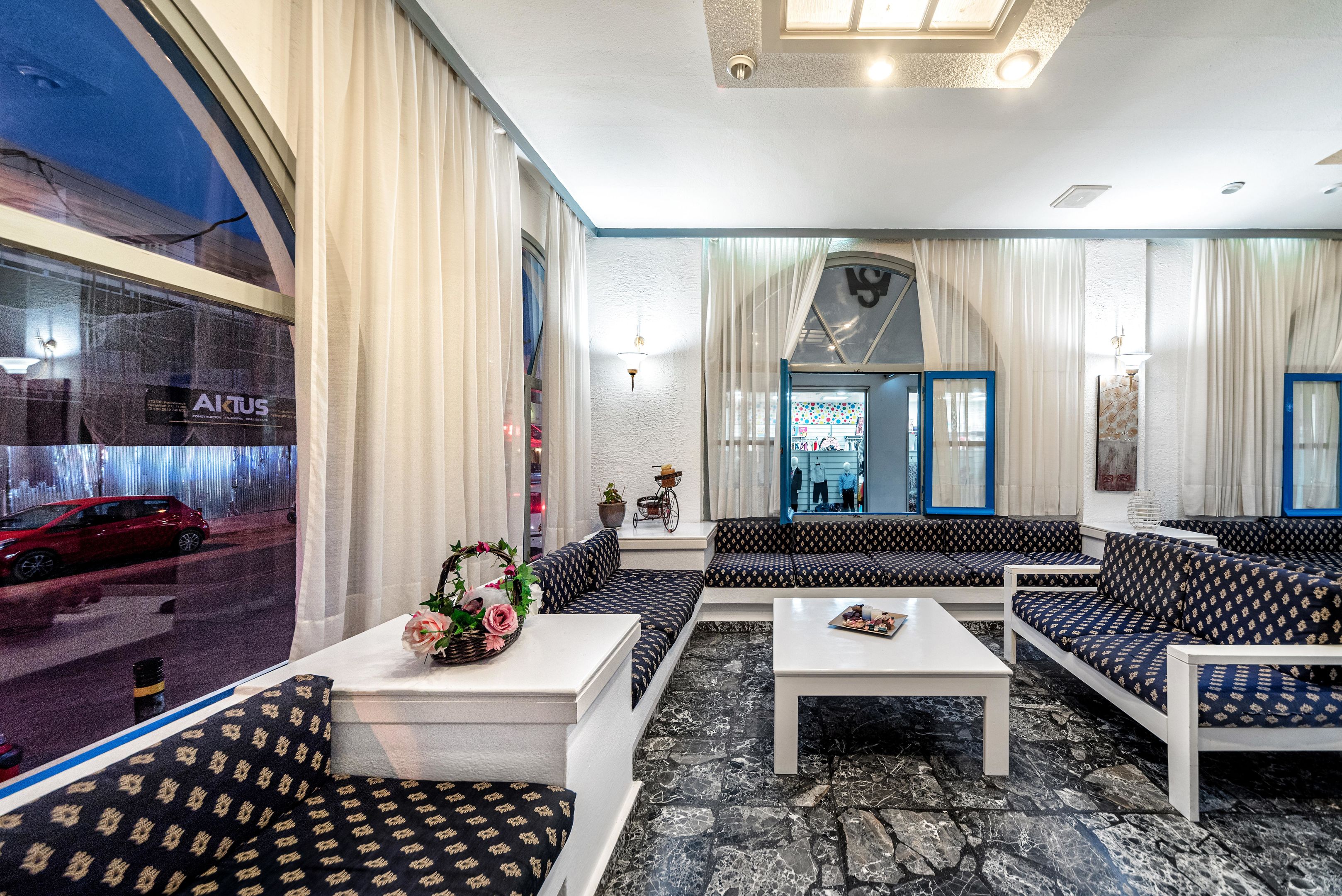 Iro Hotel